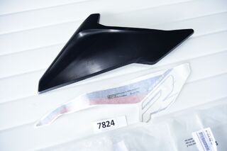 BMW S1000R K47 capotă stânga carlingă + autocolant 51148568197
