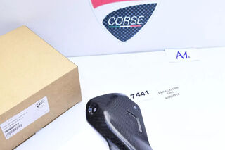 DUCATI MONSTER 1200R AMORTIZOR DE ZGOMOT CARBON PROTECȚIE TERMICĂ 96980851A