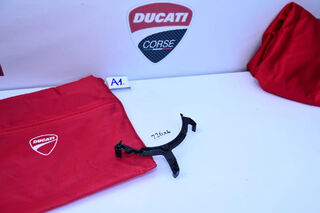OEM Original Ducati 969949AAA Capac de alternator din carbon pentru motoare cu 2 valve